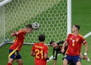 雷火电竞下载-西班牙队战胜对手，晋级胜出