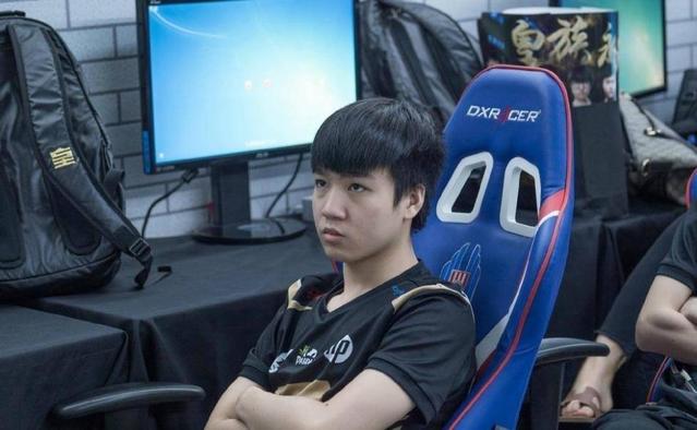 GEN绝杀FNC,Uzi成为全场焦点全球总决赛2:1(洛杉矶) GEN绝杀FNC,Uzi成为全场焦点全球总决赛2:1(洛杉矶)