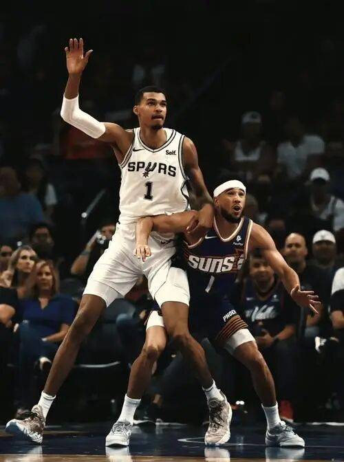 马刺爆冷鹈鹕，布克绝境逆转